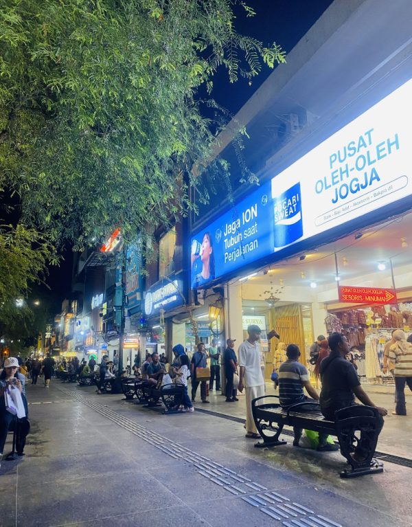 Wisata & Naik Andong di Malioboro Jogja, Hotel Cuma 2 Menit Jalan Kaki Gak Perlu Cari Parkir!