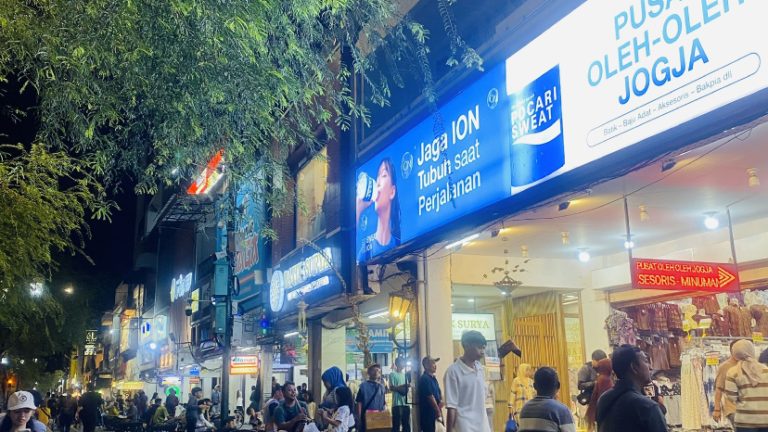 Wisata & Naik Andong di Malioboro Jogja, Hotel Cuma 2 Menit Jalan Kaki Gak Perlu Cari Parkir!